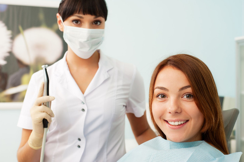 Three Signs It’s Time to See a Qualified Dentist in Lincoln Park, Chicago